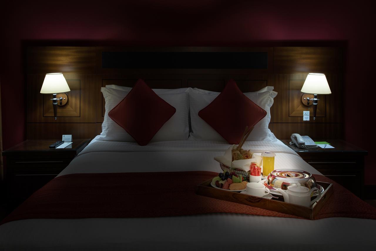J5 Rimal Hotel Apartments Dubai Exteriör bild